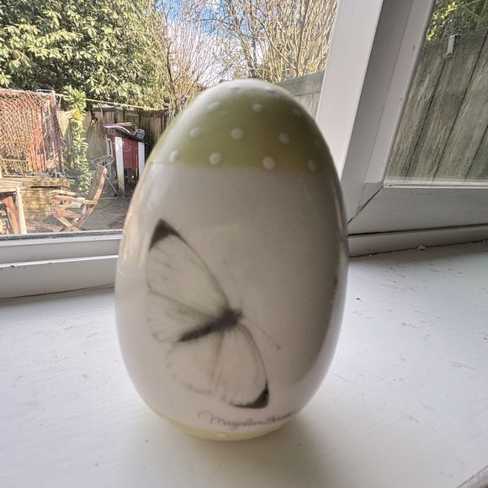 Vintage Hallmark Ceramic
Egg Hand Painted And Signed Butterflies And Bluebells